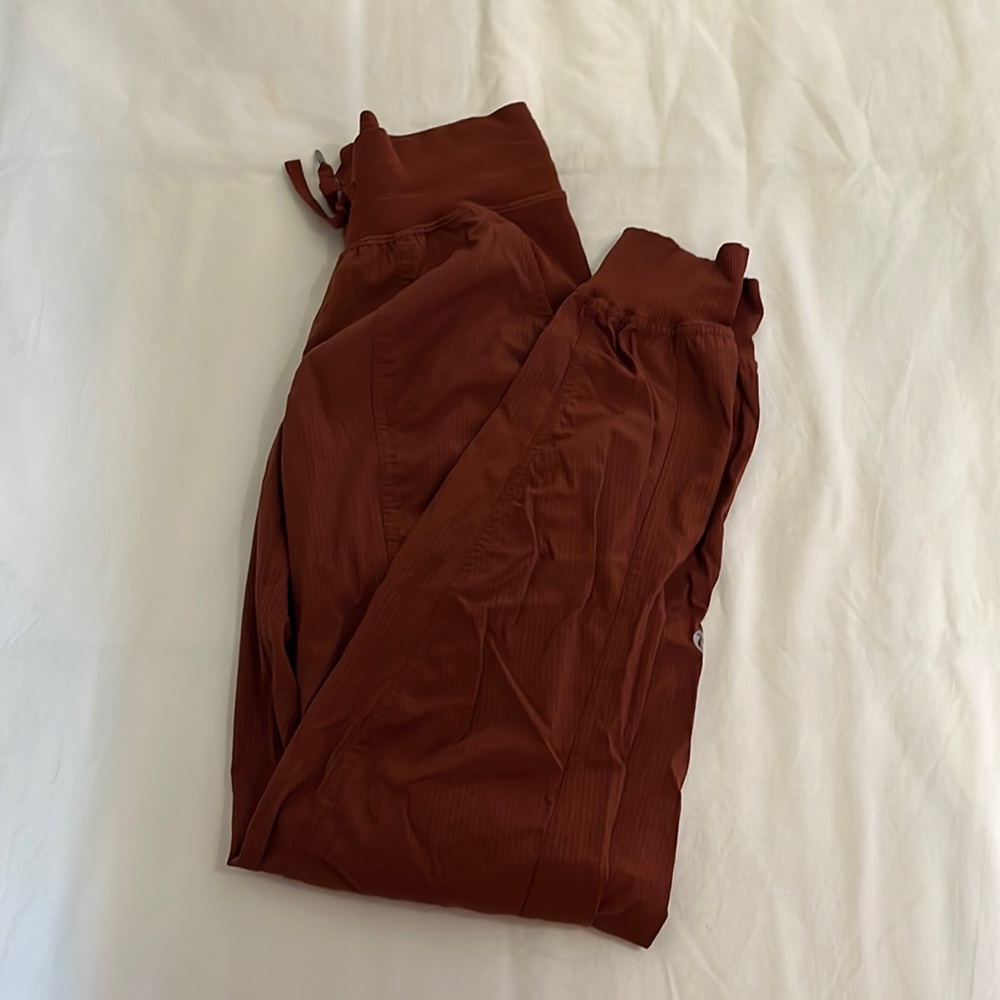 Lululemon dance studio jogger.